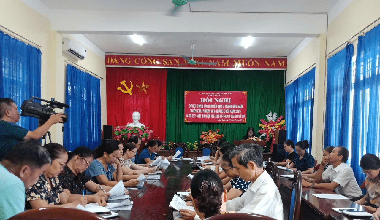 Ảnh: Các đại biểu dự hội nghị